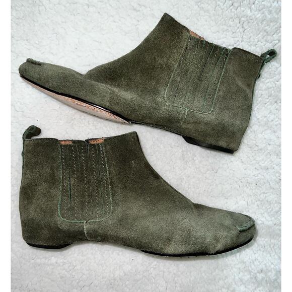 Donald J Pliner green Sport Suede Ankle Boot - BELLE-23 - size 7.5 - E7 - Picture 1 of 6